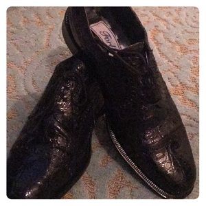 Crocodile tie up dress shoes